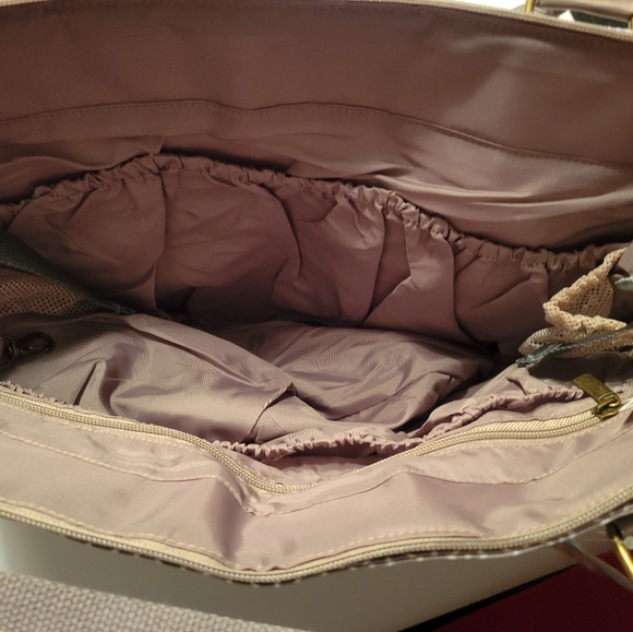 Baby Aspen 360 Signature Diaper Bag - Picture 6 of 6